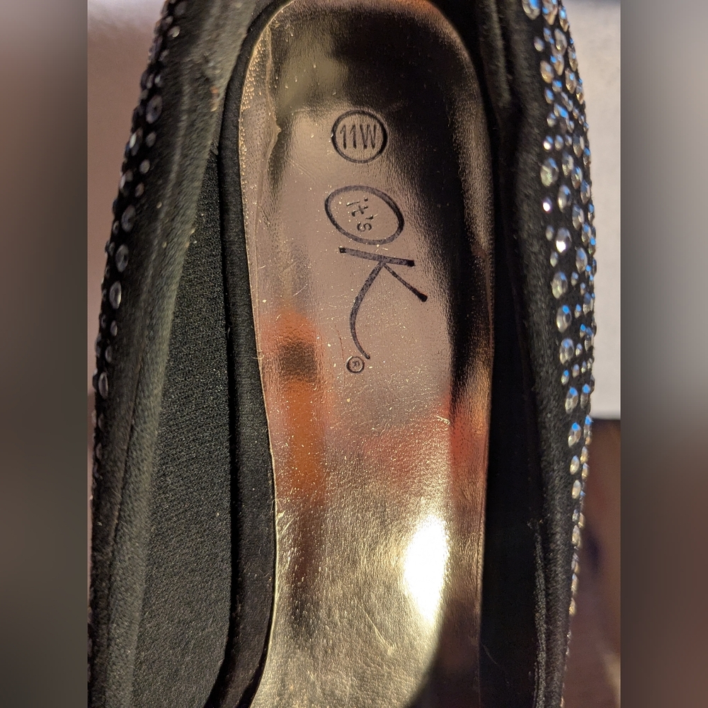 Elegant Black Studded Heels Sz 11W 4 Inch Heel - Picture 9 of 9
